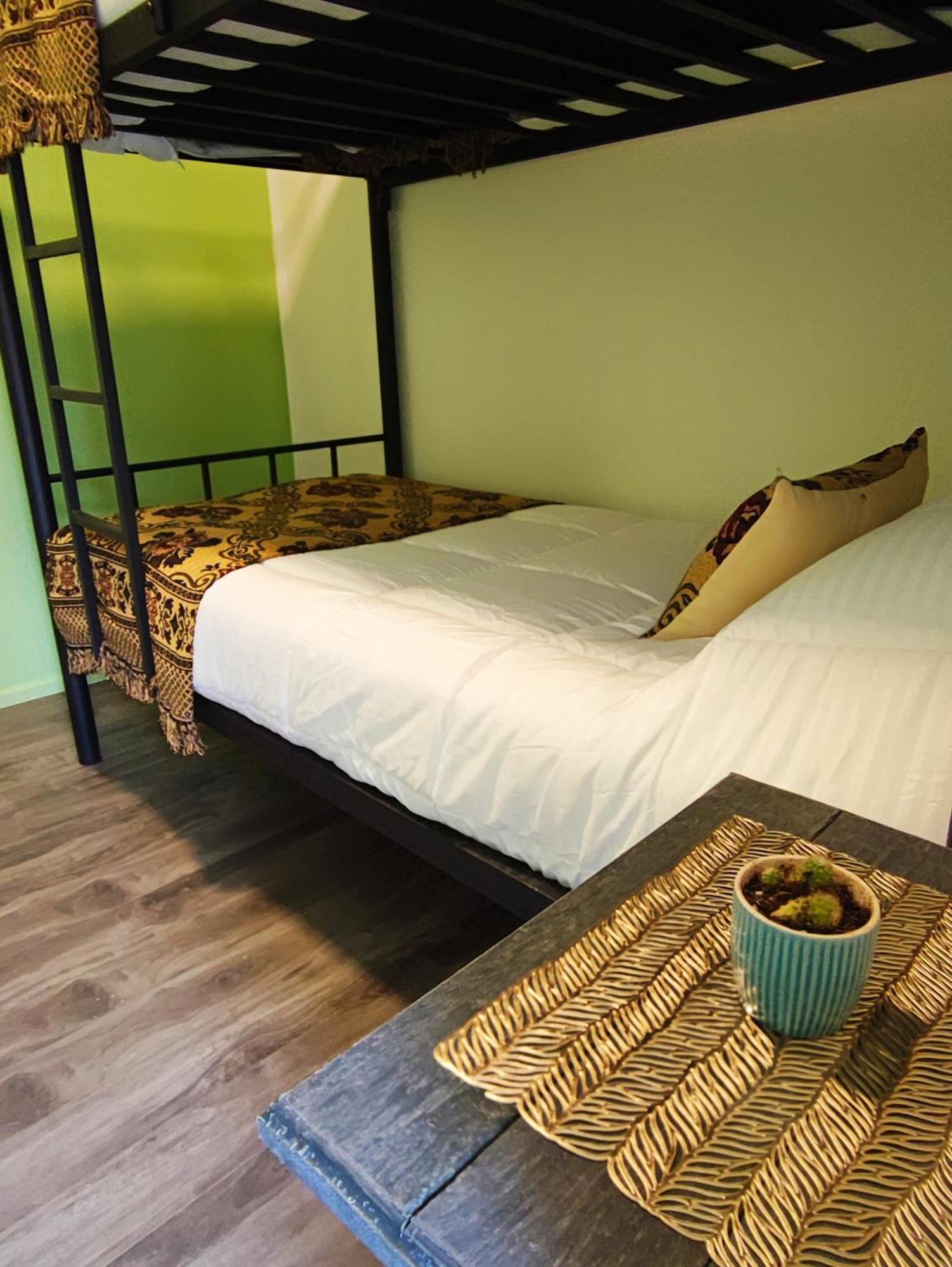 Hostel Kuntur Puerto Natales Buitenkant foto