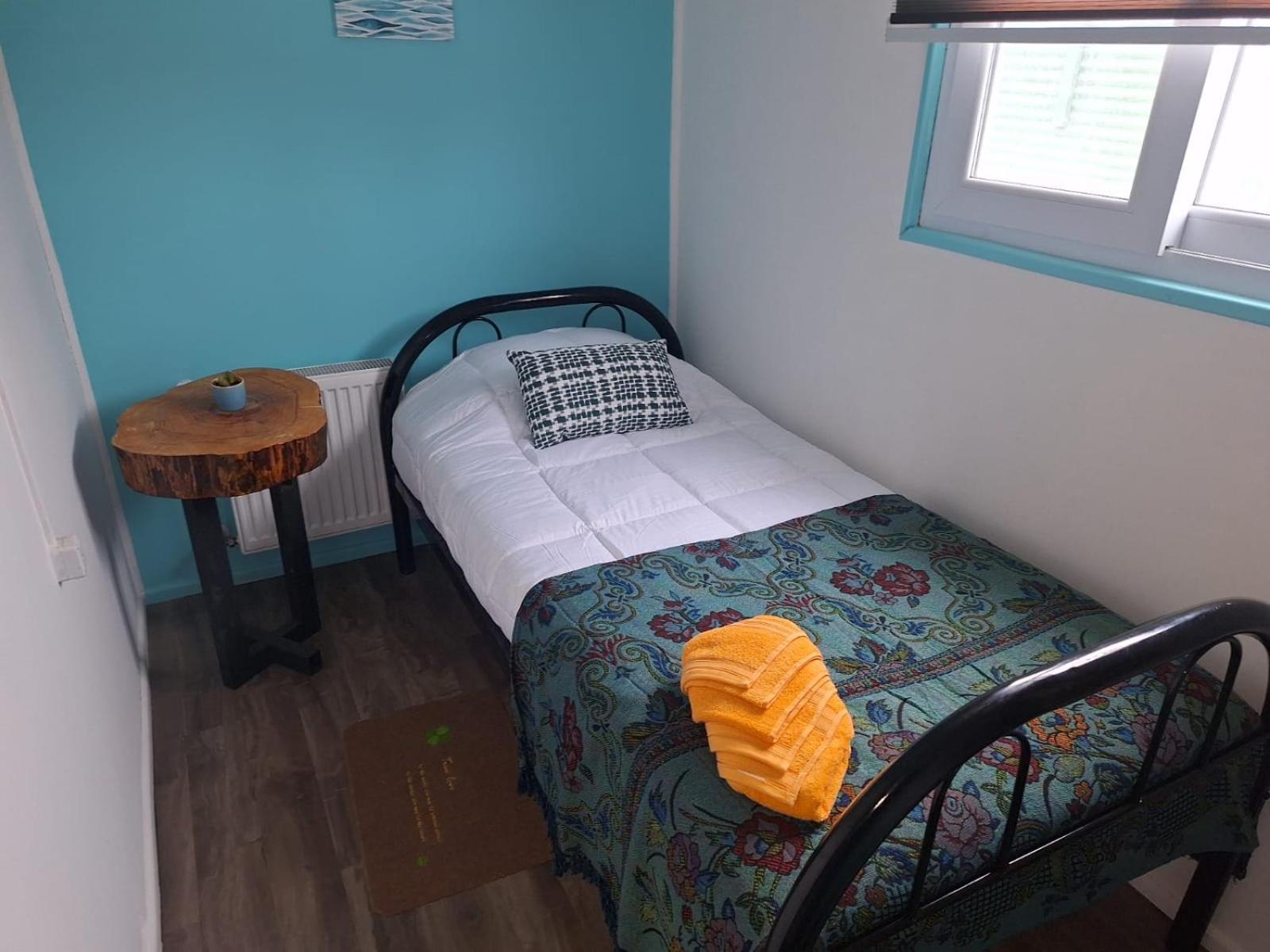 Hostel Kuntur Puerto Natales Buitenkant foto