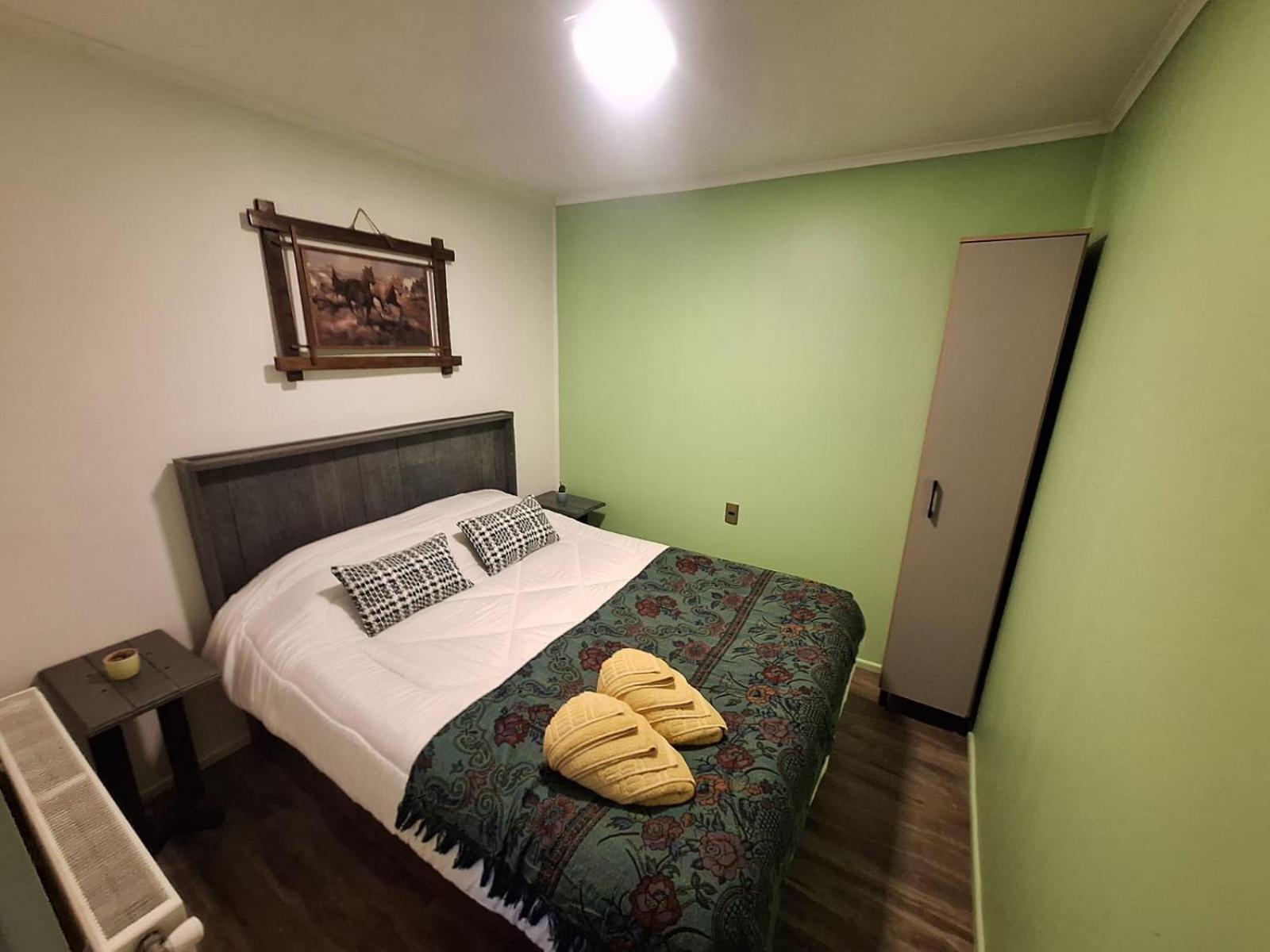 Hostel Kuntur Puerto Natales Buitenkant foto